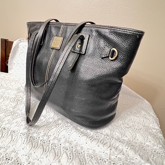 Dooney And Bourke Black Pebbled Leather Tassel Shopper Tote Purse. - Picture 3 of 10